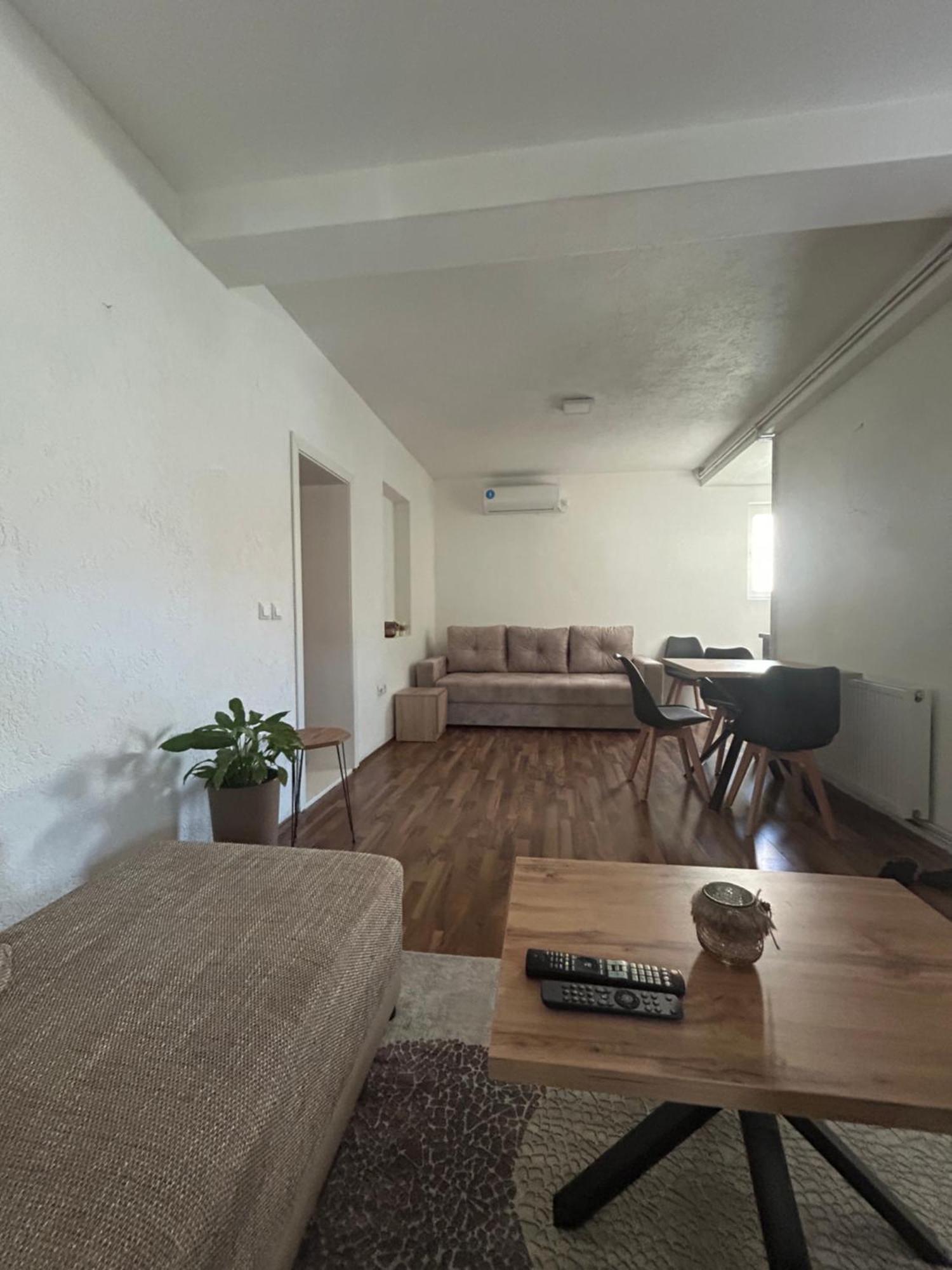 K&M Apartment โอครีด ภายนอก รูปภาพ